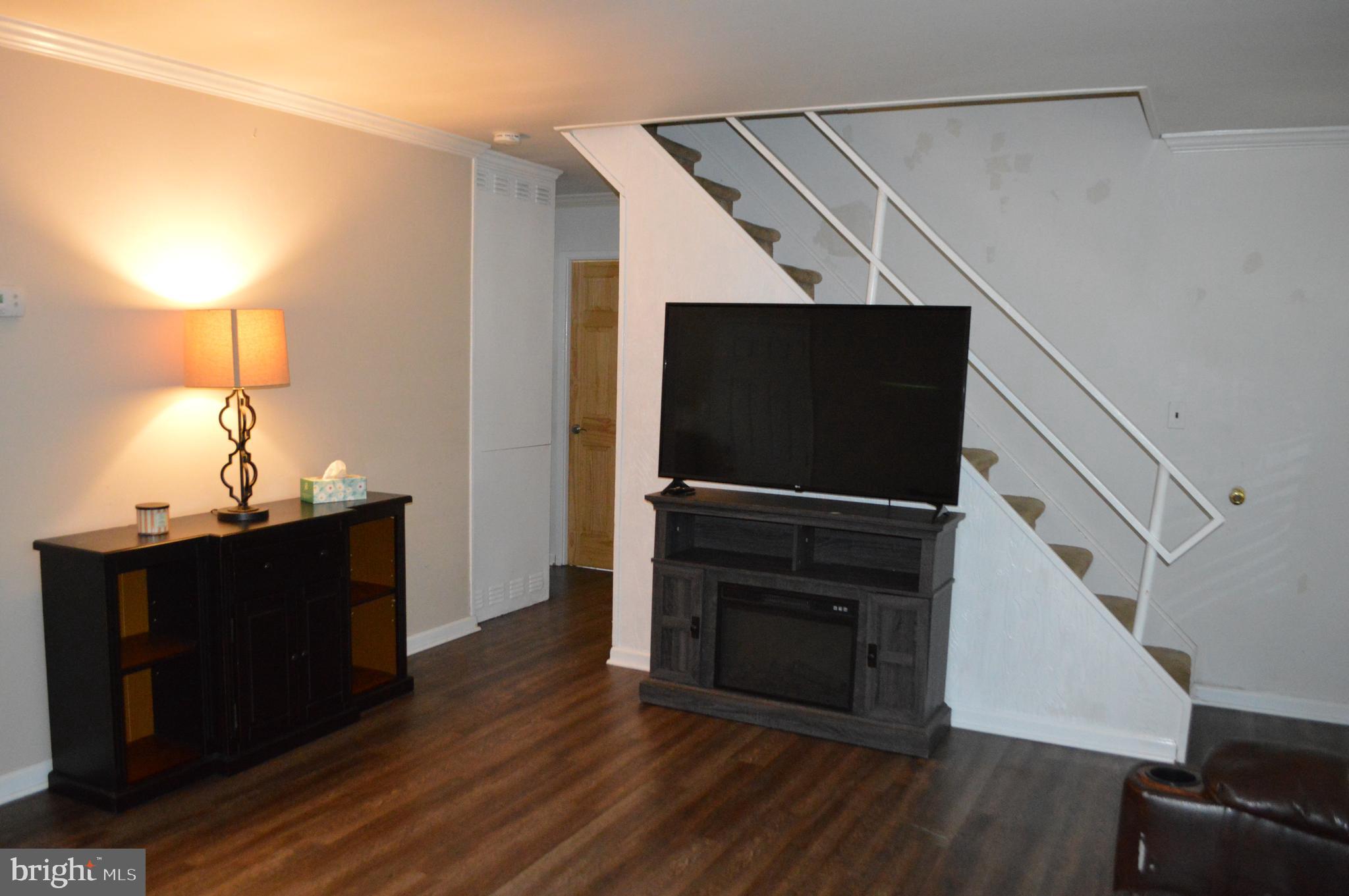 116 Queen Lily Road Levittown, PA 19057 - Photo 10 of 27 Living Room