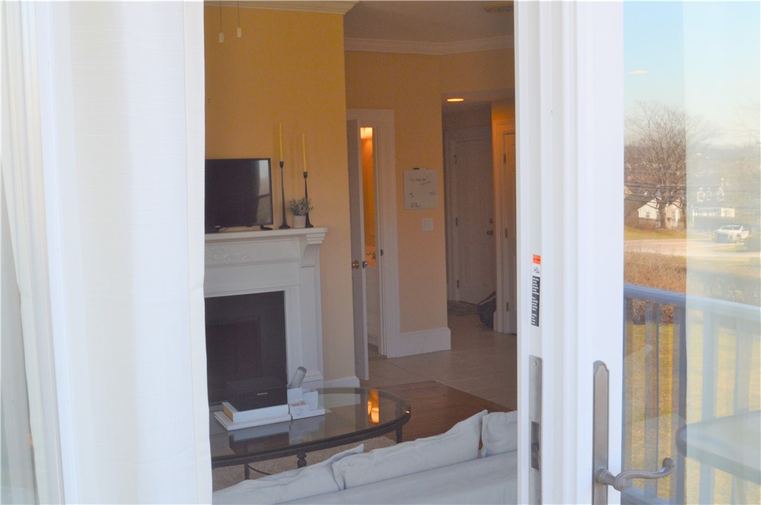 398 Wolcott Avenue, Unit 4 Middletown, RI 02842 - Photo 16 of 25