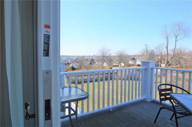 $2,300 | 398 Wolcott Avenue, Unit 4, Middletown, RI 02842