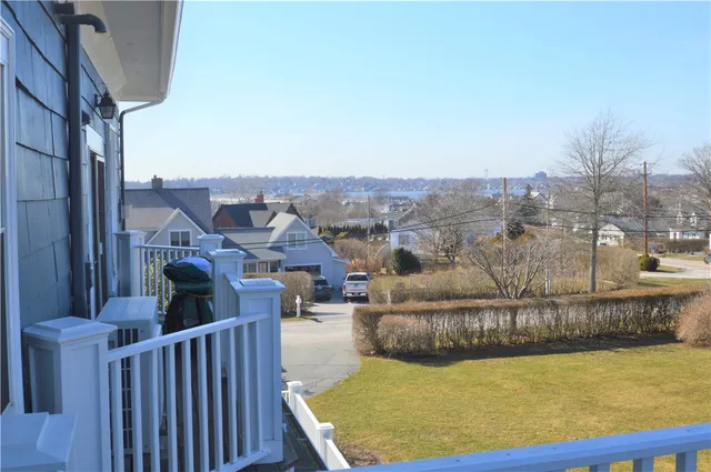 $2,300 | 398 Wolcott Avenue, Unit 4, Middletown, RI 02842