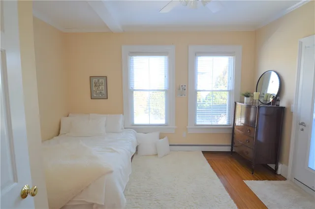 $2,300 | 398 Wolcott Avenue, Unit 4, Middletown, RI 02842