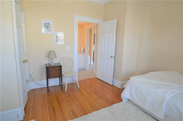 $2,300 | 398 Wolcott Avenue, Unit 4, Middletown, RI 02842