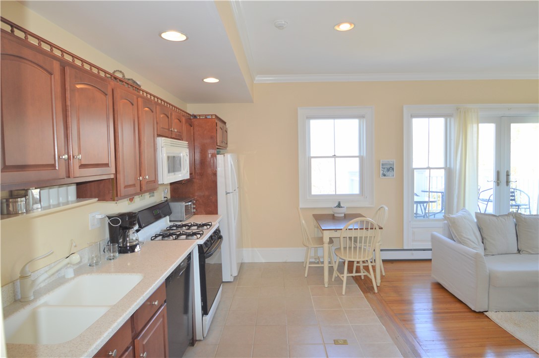 398 Wolcott Avenue, Unit 4 Middletown, RI 02842 - Photo 9 of 25