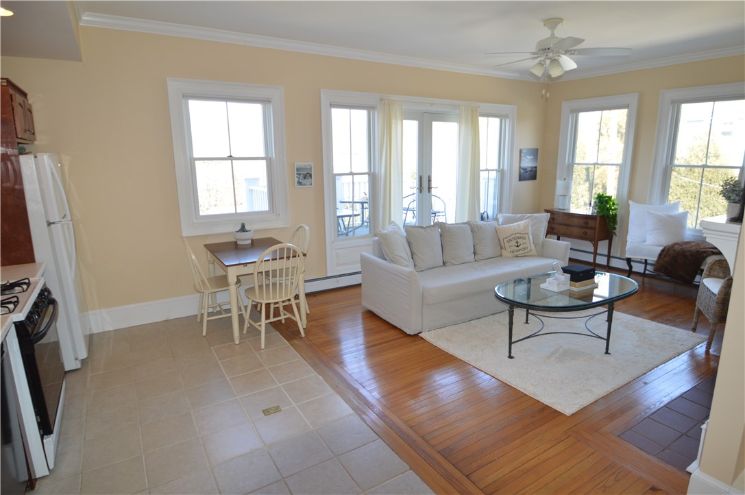 398 Wolcott Avenue, Unit 4 Middletown, RI 02842 - Photo 10 of 25