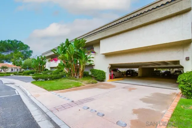 $658,500 | 12122 Royal Birkdale Row, Unit 403, San Diego, CA 92128