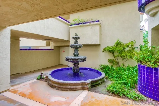 $658,500 | 12122 Royal Birkdale Row, Unit 403, San Diego, CA 92128