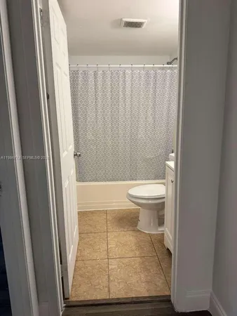 $1,500 | 605 Ixoria Avenue, Unit 15, Fort Pierce, FL 34982