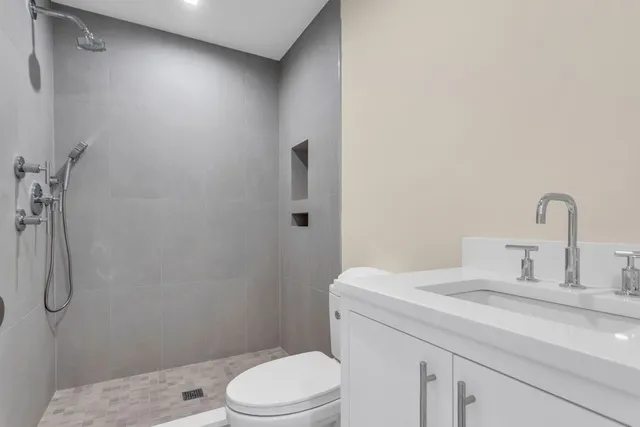 $2,499,000 | 285 Blue Marlin Drive, Southold, NY 11971