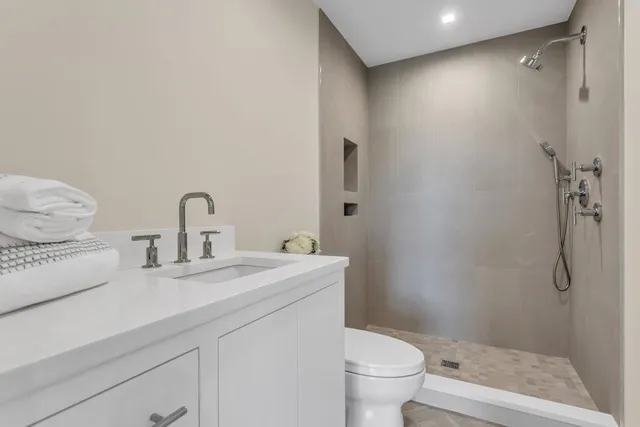 $2,499,000 | 285 Blue Marlin Drive, Southold, NY 11971