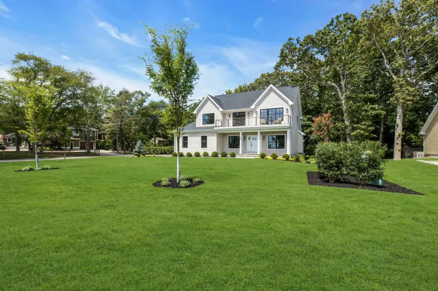 $2,499,000 | 285 Blue Marlin Drive, Southold, NY 11971