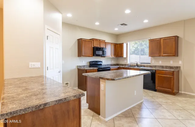 $2,150 | 3540 East Pinot Noir Avenue, Gilbert, AZ 85298