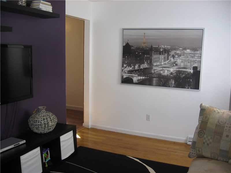 1345 Cathell Road Baldwin, PA 15236 - Photo 11 of 25 Living Room.