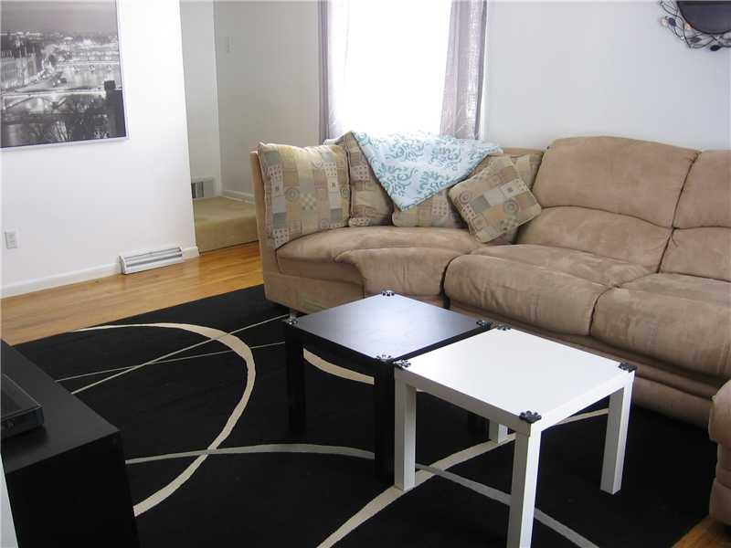 1345 Cathell Road Baldwin, PA 15236 - Photo 8 of 25 Living Room.
