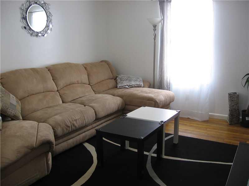 1345 Cathell Road Baldwin, PA 15236 - Photo 10 of 25 Living Room.