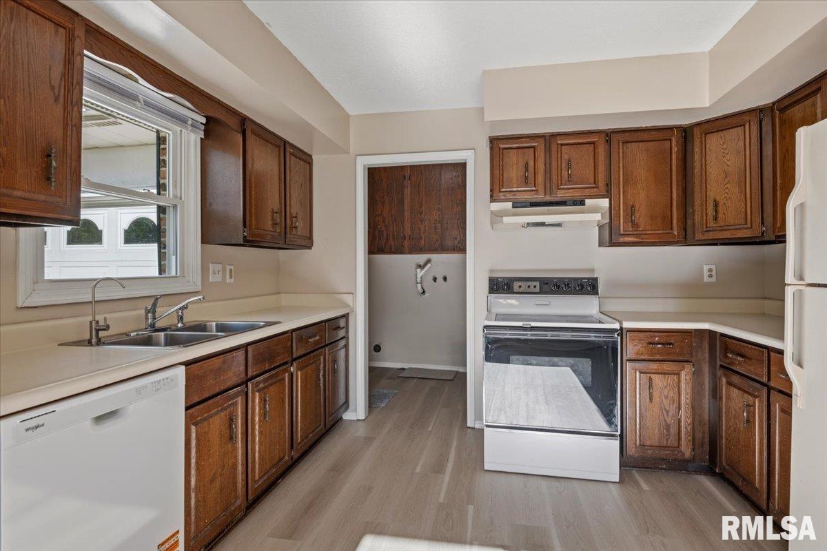 321 Park Street Rochester, IL 62563 - Photo 13 of 35