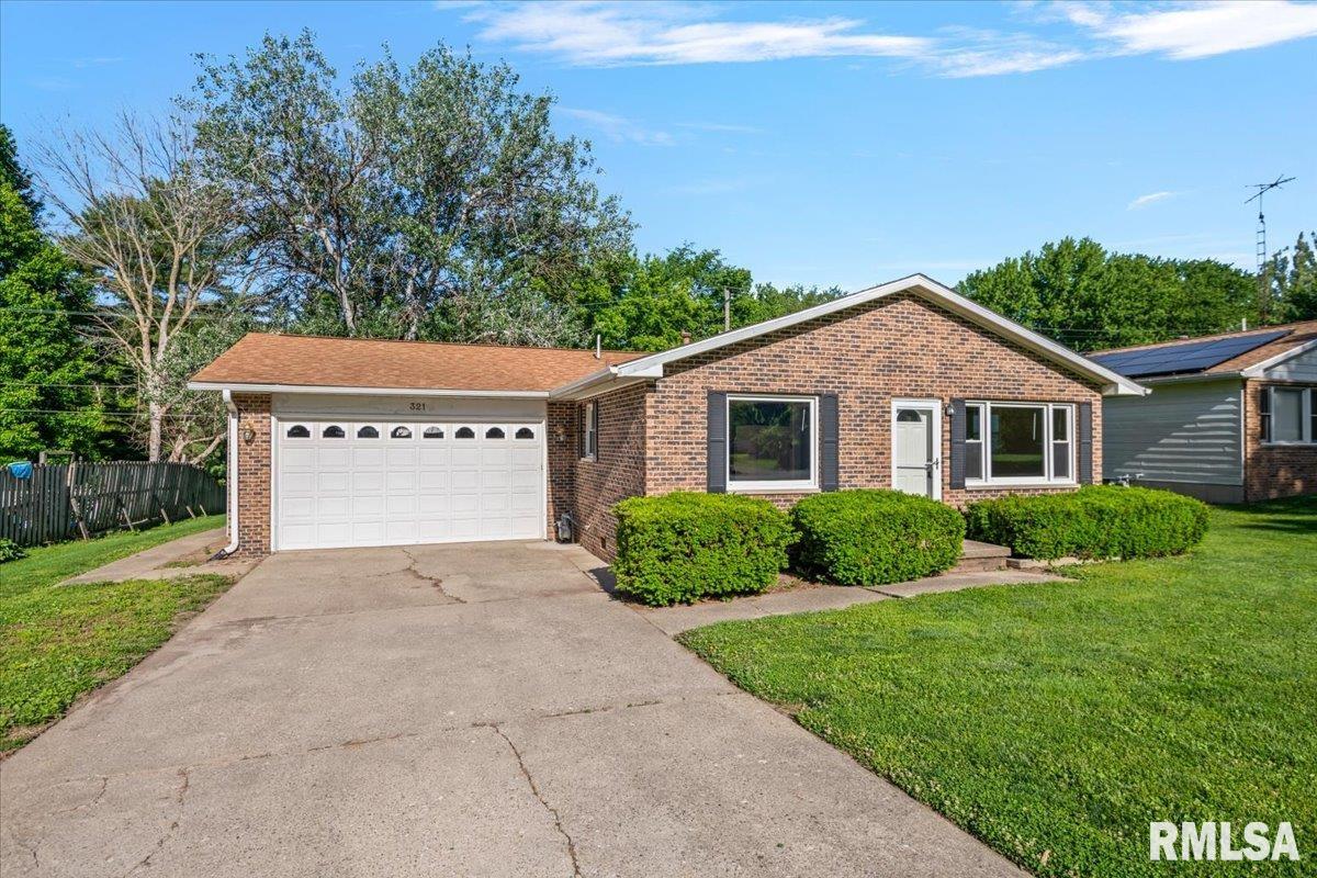 321 Park Street Rochester, IL 62563 - Photo 3 of 35