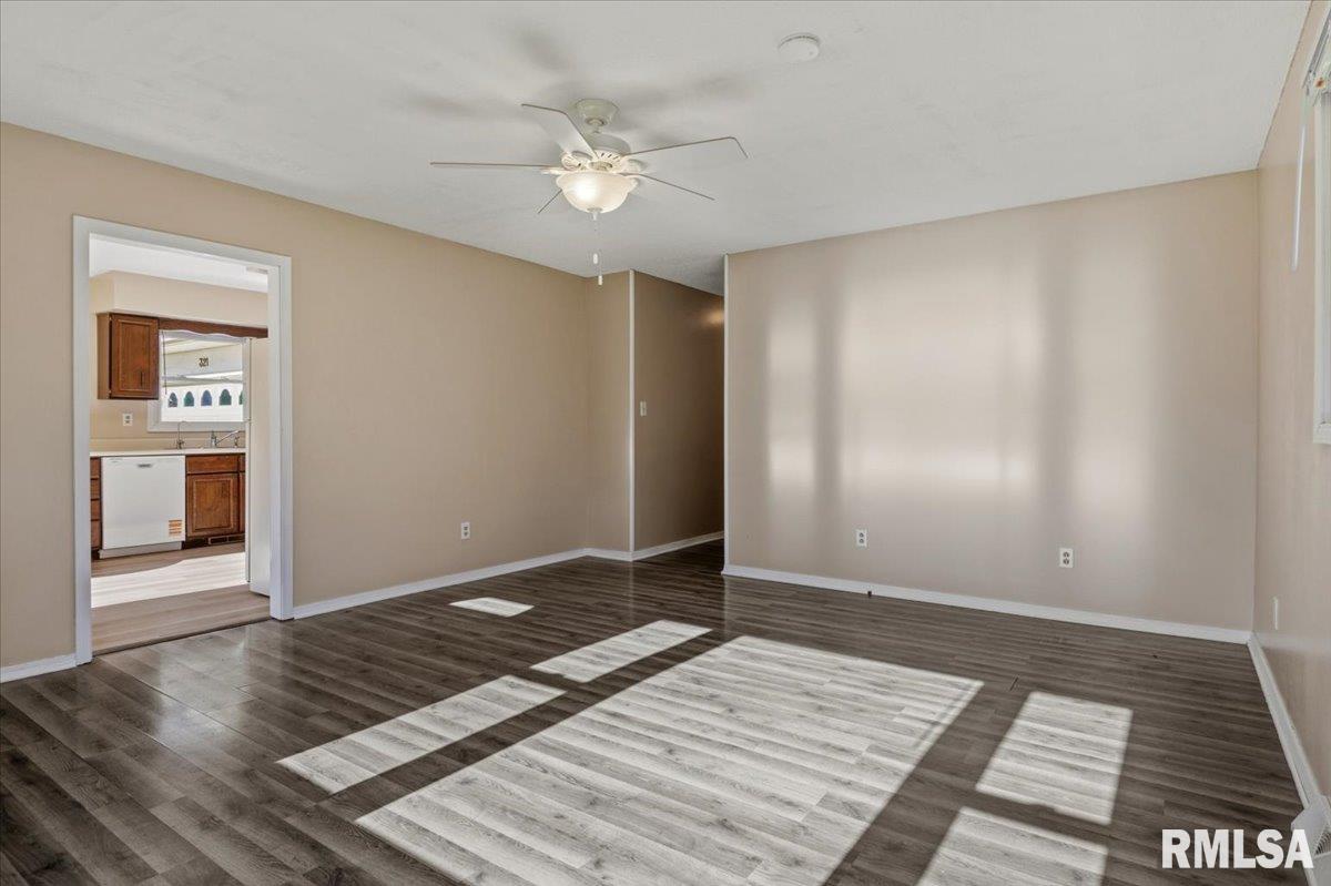 321 Park Street Rochester, IL 62563 - Photo 9 of 35