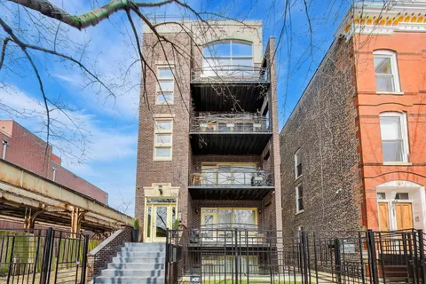 $585,000 | 308 West Evergreen Avenue, Unit 2, Chicago, IL 60610