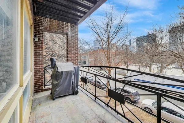 $585,000 | 308 West Evergreen Avenue, Unit 2, Chicago, IL 60610