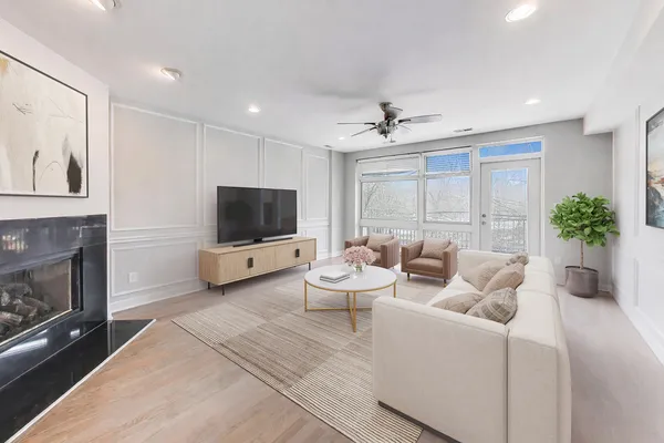 $585,000 | 308 West Evergreen Avenue, Unit 2, Chicago, IL 60610