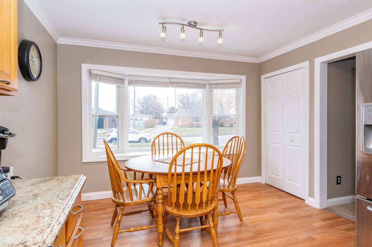 17730 Rainbow Road Fraser, MI 48026 - Photo 9 of 25 50006160-8.JPG