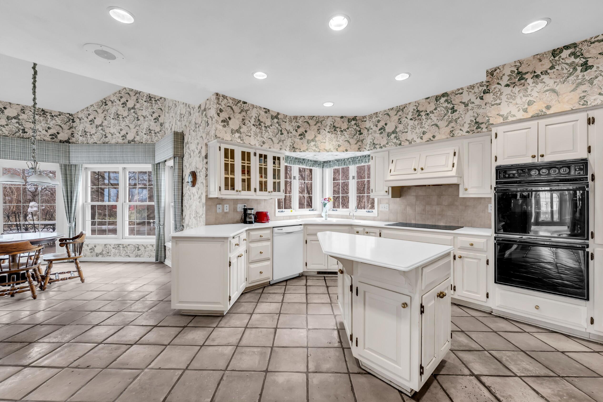 101 Lamplighter Lane Wind Point, WI 53402 - Photo 11 of 51 Kitchen