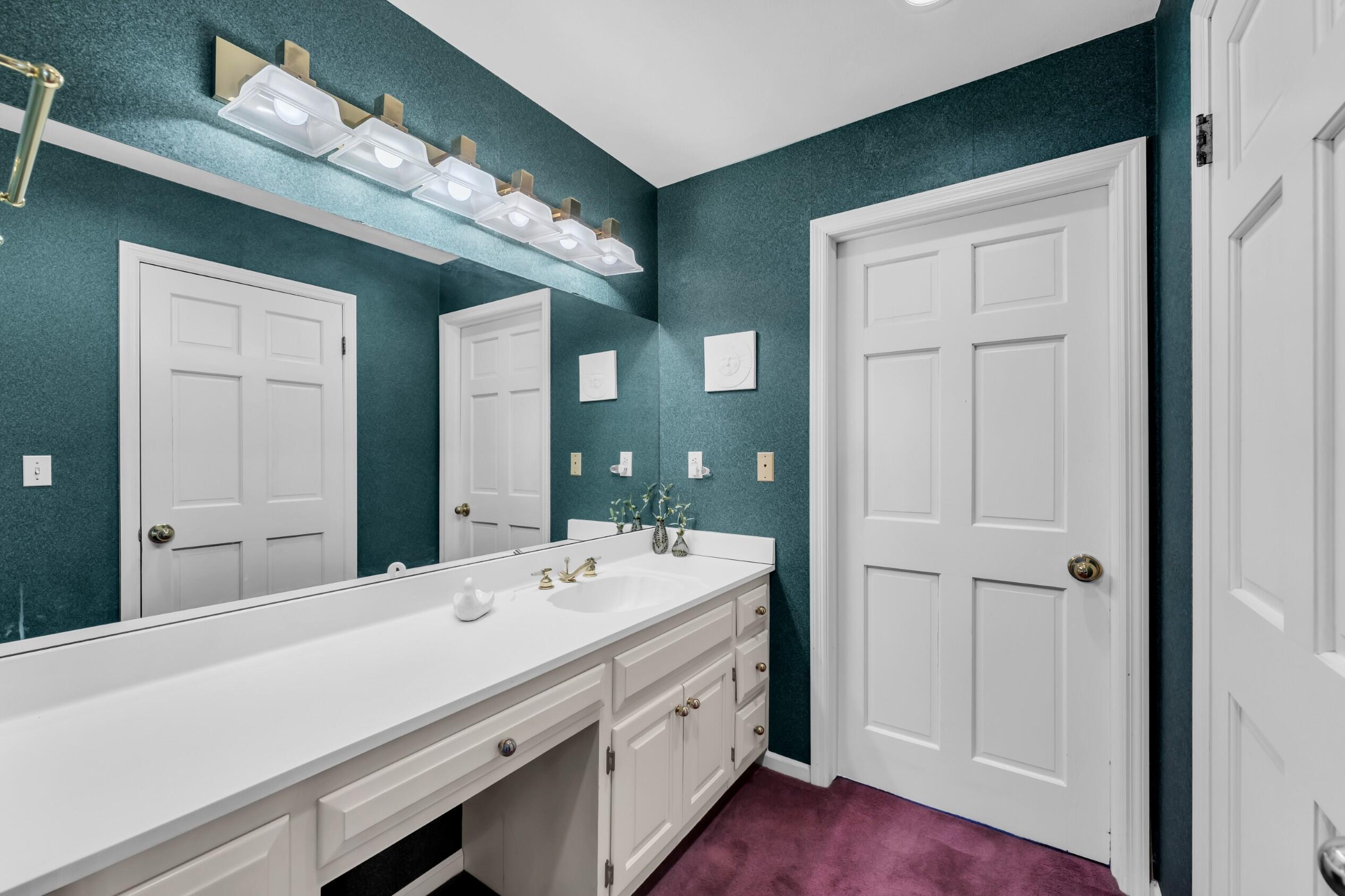 101 Lamplighter Lane Wind Point, WI 53402 - Photo 27 of 51 Primary bathroom