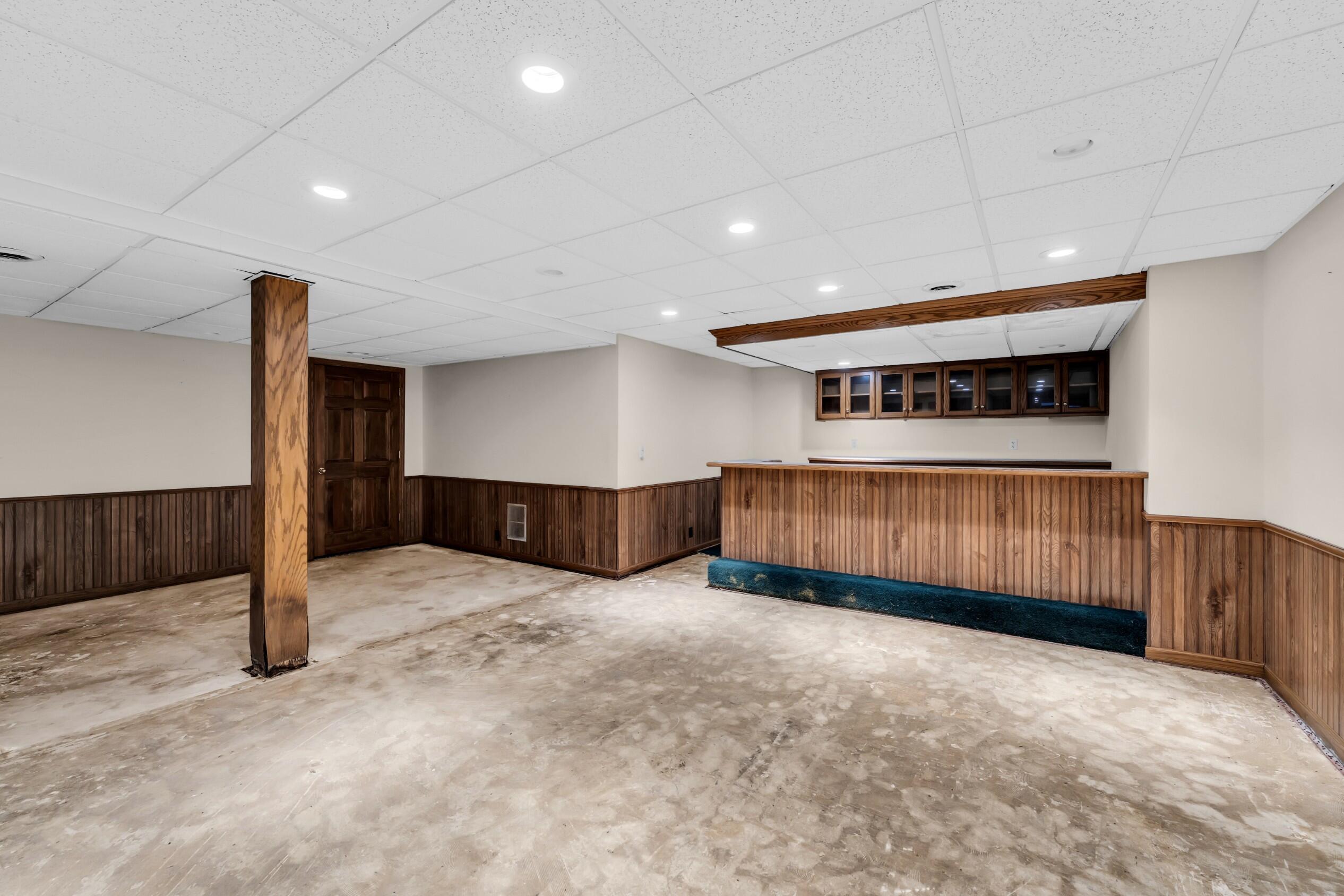 101 Lamplighter Lane Wind Point, WI 53402 - Photo 37 of 51 LL bar area