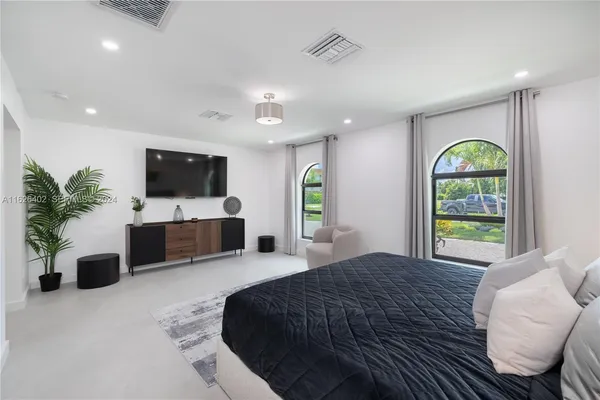 $25,000 | 1575 Osprey Avenue, Naples, FL 34102