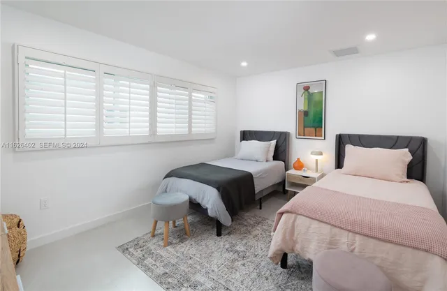 $15,000 | 1575 Osprey Avenue, Naples, FL 34102