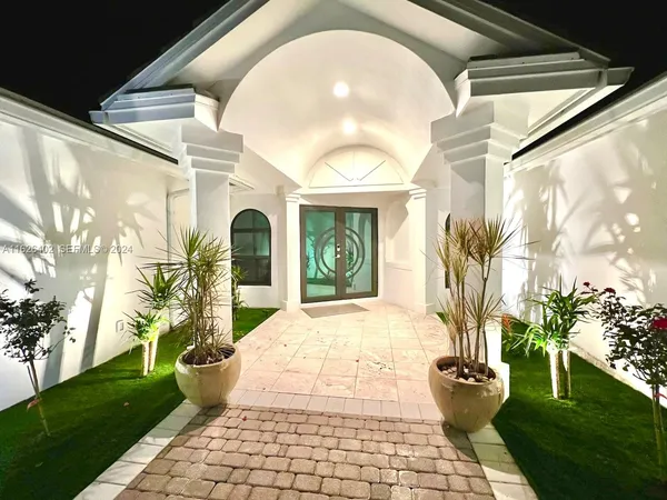 $25,000 | 1575 Osprey Avenue, Naples, FL 34102