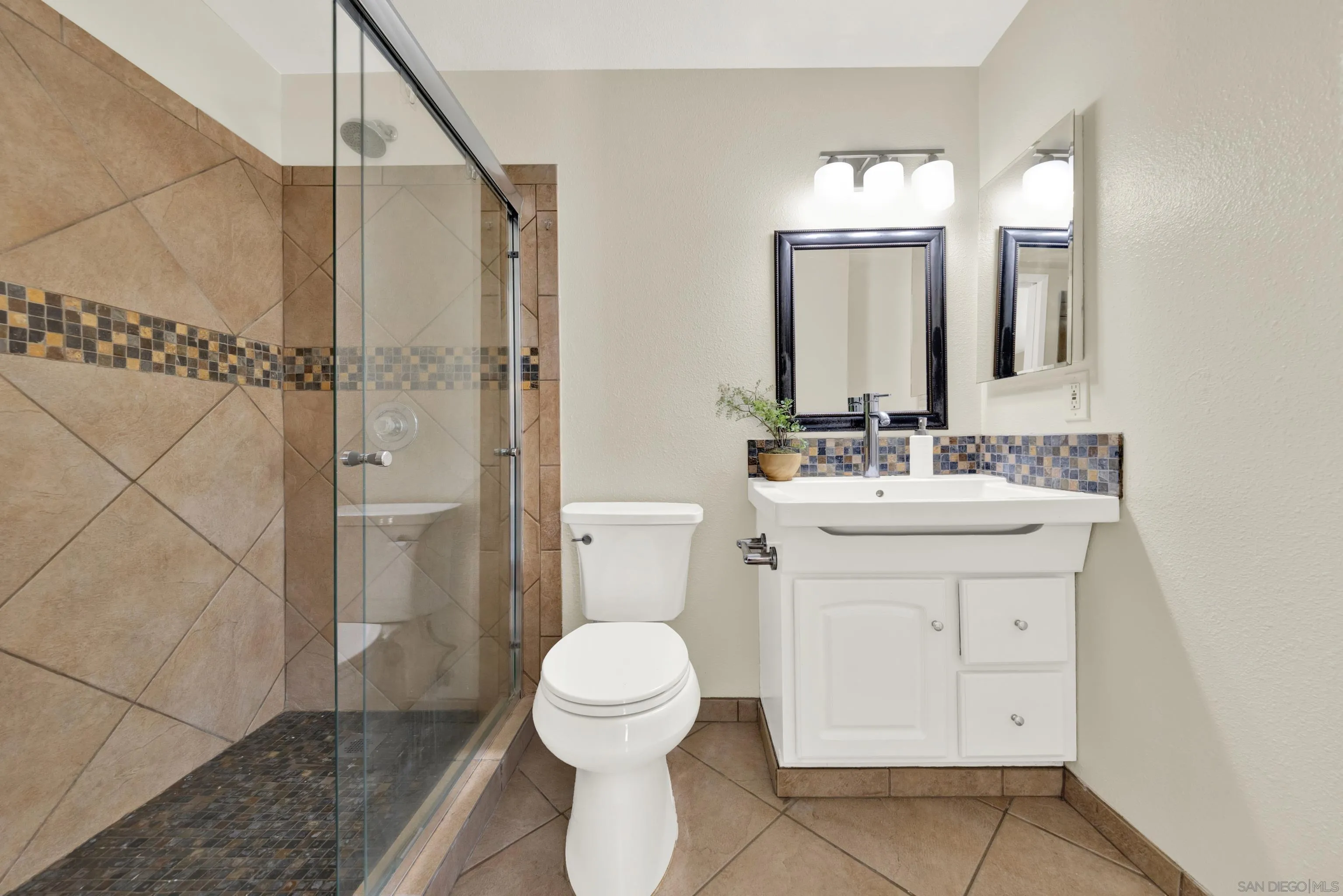 14382 Poway Road Poway, CA 92064 - Photo 30 of 35 Gallery Image 30