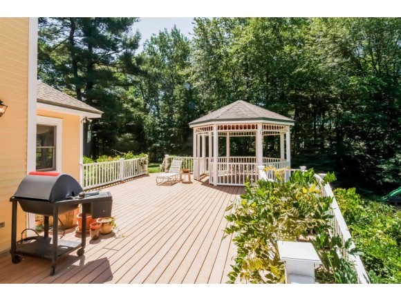 23 Meadowbrook Road Derry, NH 03038 - Photo 20 of 31