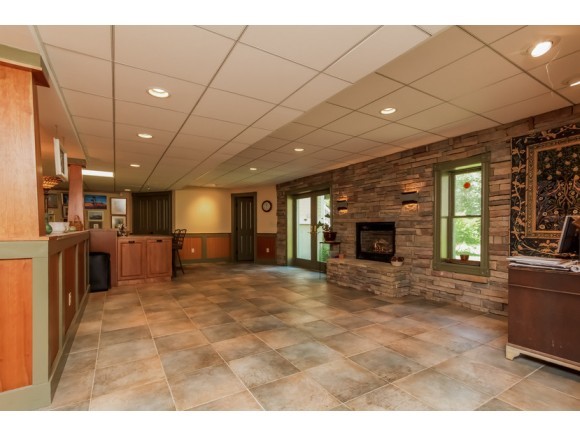 23 Meadowbrook Road Derry, NH 03038 - Photo 21 of 31