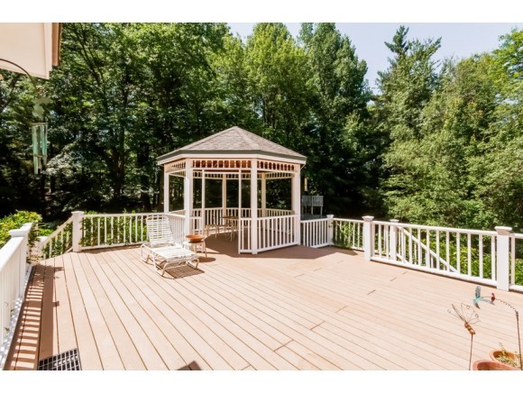 23 Meadowbrook Road Derry, NH 03038 - Photo 25 of 31
