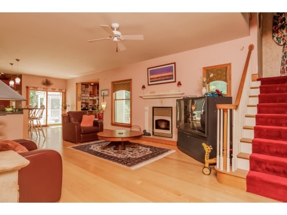 23 Meadowbrook Road Derry, NH 03038 - Photo 8 of 31