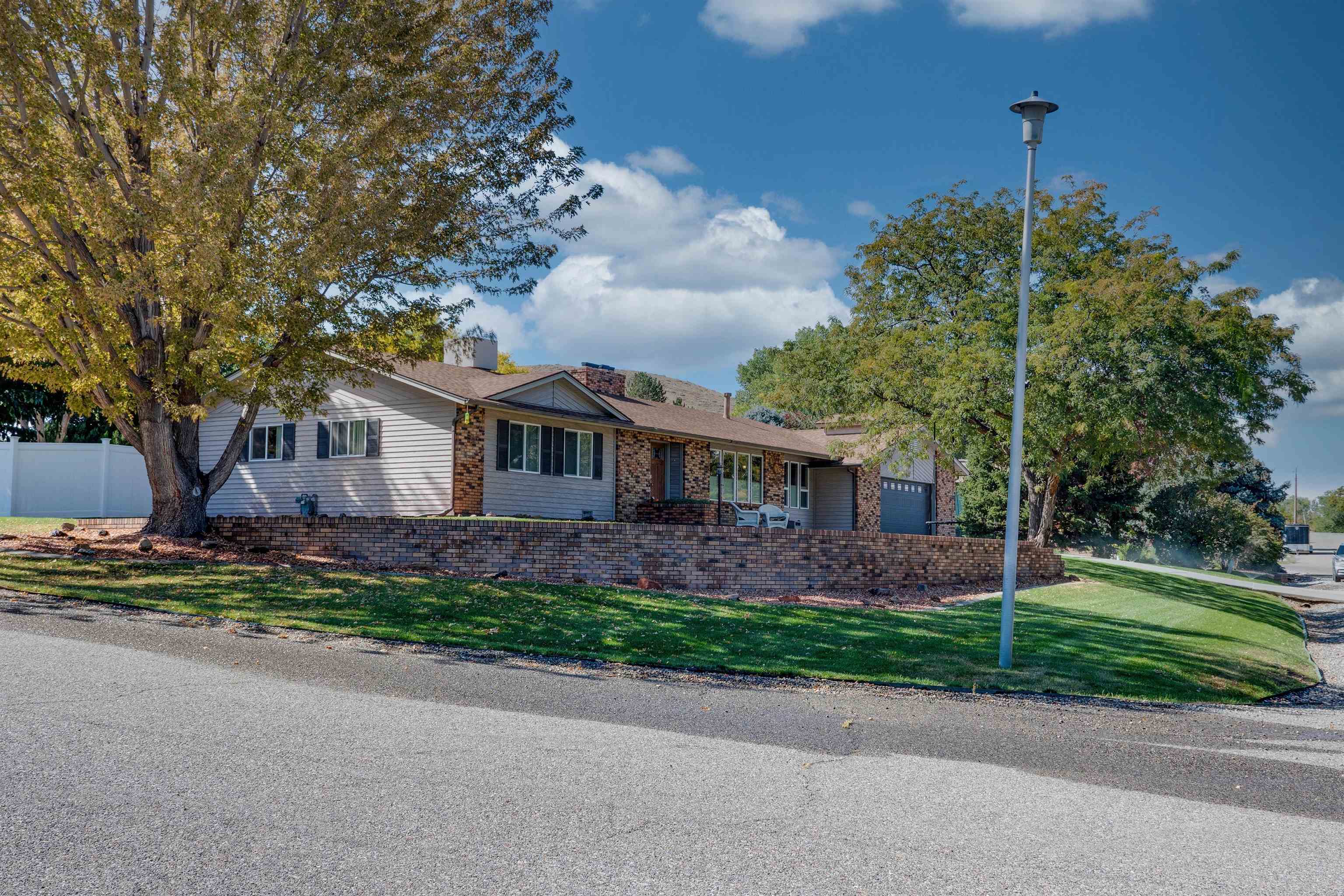 2901 Sunridge Road Grand Junction, CO 81503 - Photo 3 of 25 Gallery Image 3