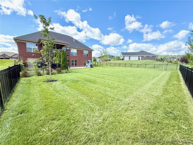 $619,900 | 3008 Saratoga Lane, Sellersburg, IN 47172