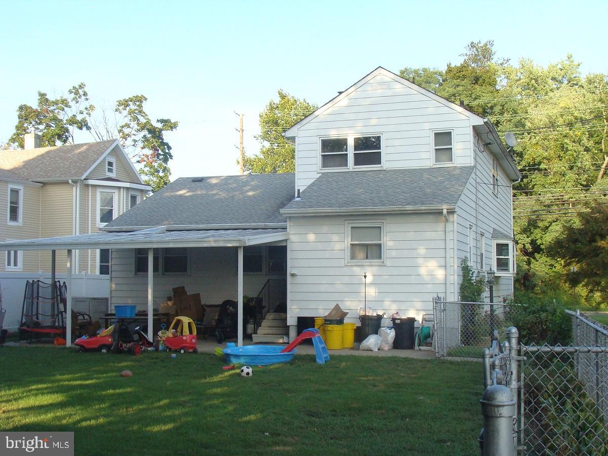 585 Klockner Road Hamilton, NJ 08619 - Photo 3 of 33