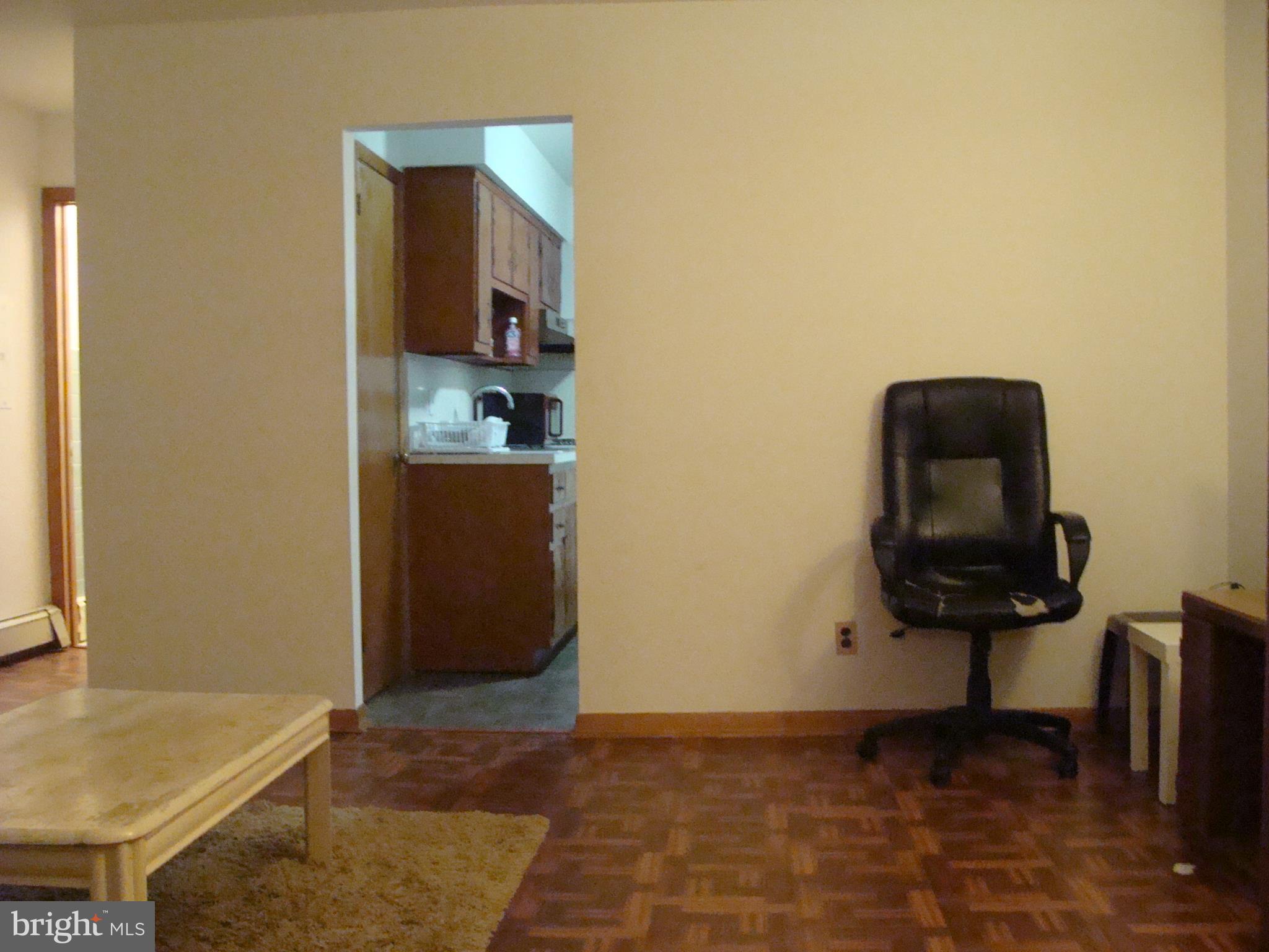 585 Klockner Road Hamilton, NJ 08619 - Photo 22 of 33 Living Room 2nd Floor Apartment