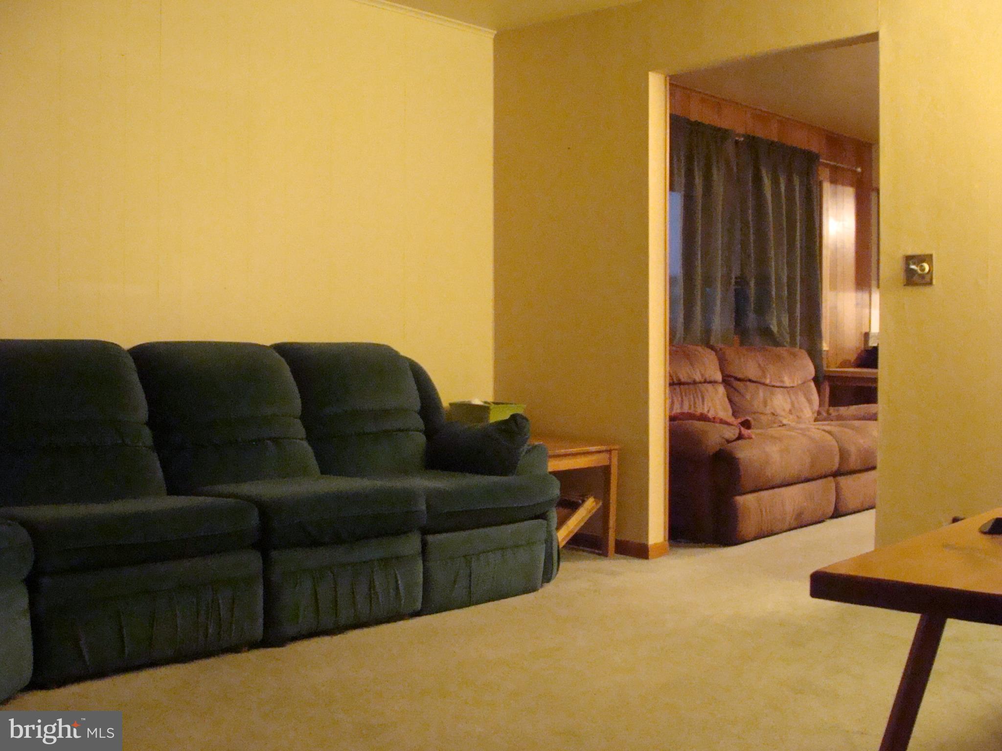 585 Klockner Road Hamilton, NJ 08619 - Photo 4 of 33 Living Room