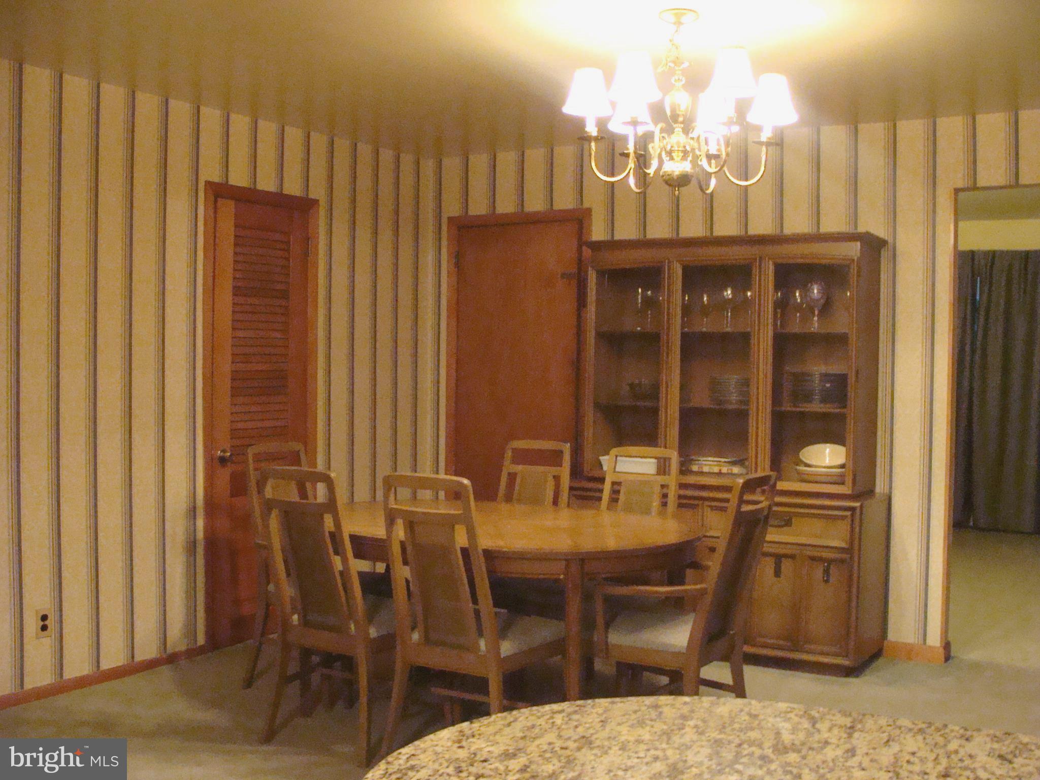 585 Klockner Road Hamilton, NJ 08619 - Photo 6 of 33 Dining Room