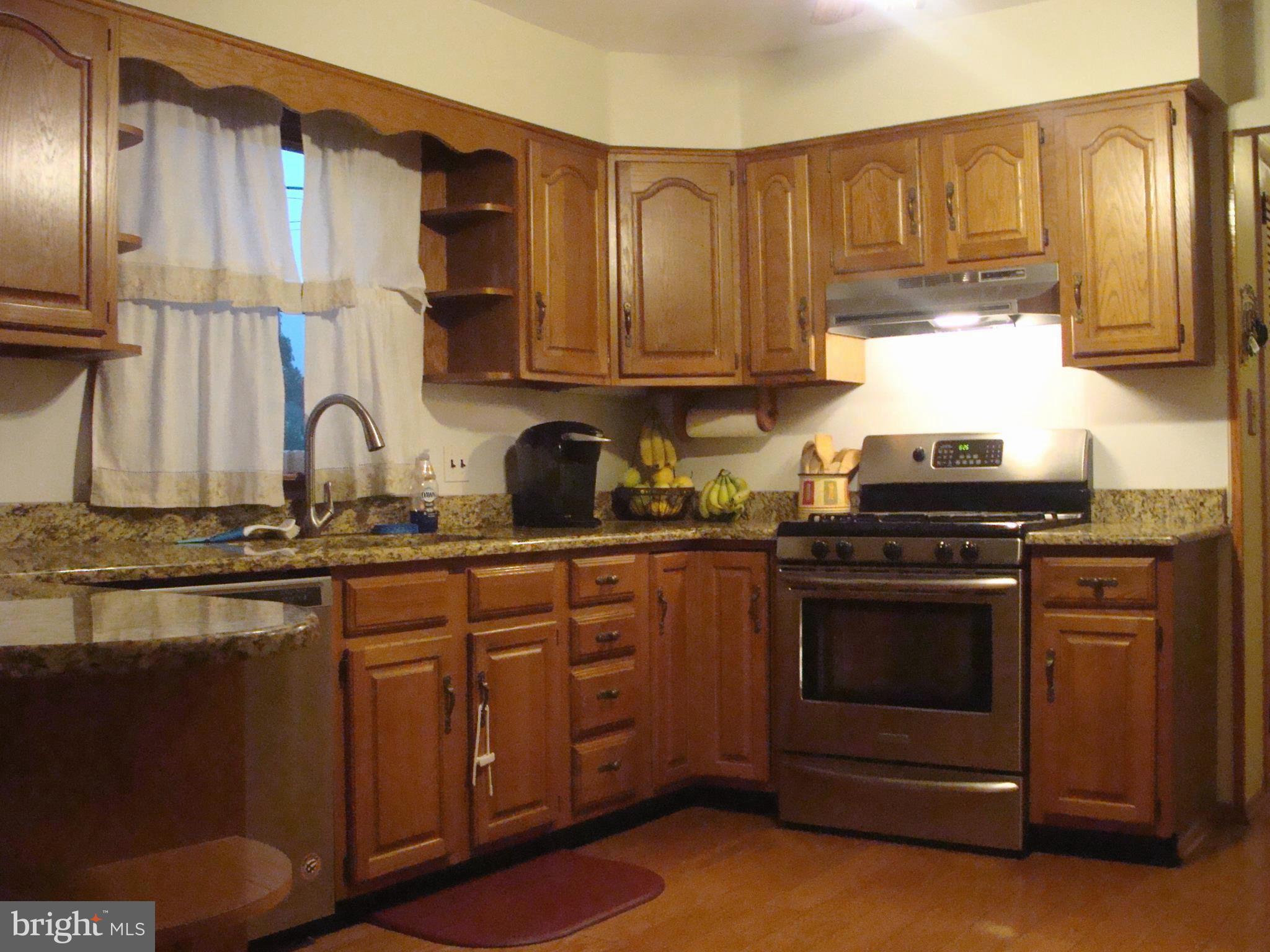 585 Klockner Road Hamilton, NJ 08619 - Photo 8 of 33 Main Floor Kitchen