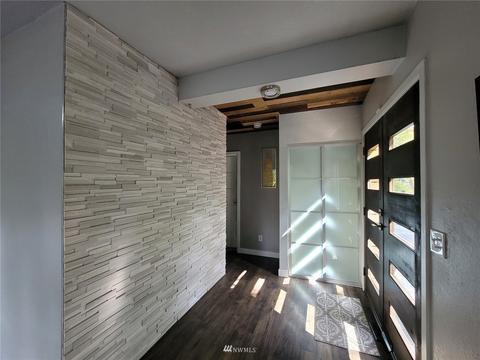 16002 Southeast 116th Street Renton, WA 98059 - Photo 3 of 24 Gallery Image 3
