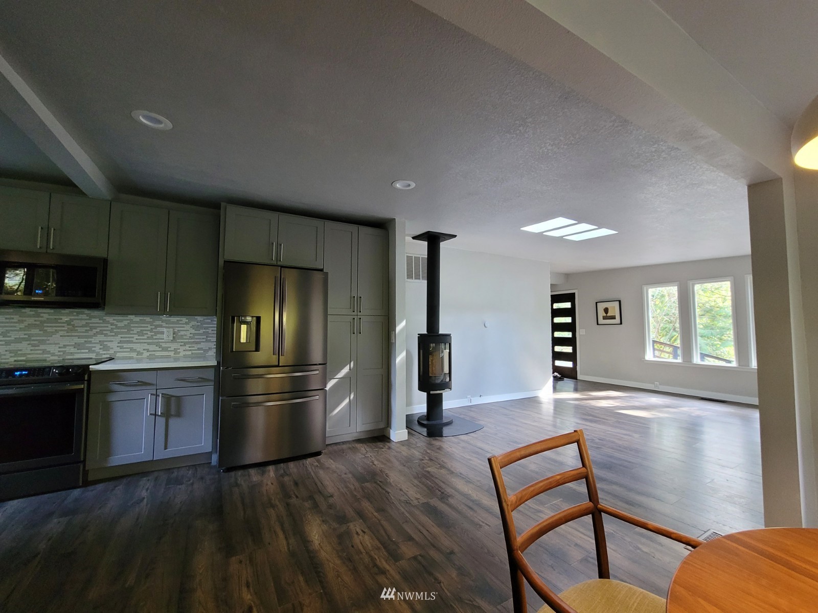 16002 Southeast 116th Street Renton, WA 98059 - Photo 5 of 24 Gallery Image 5