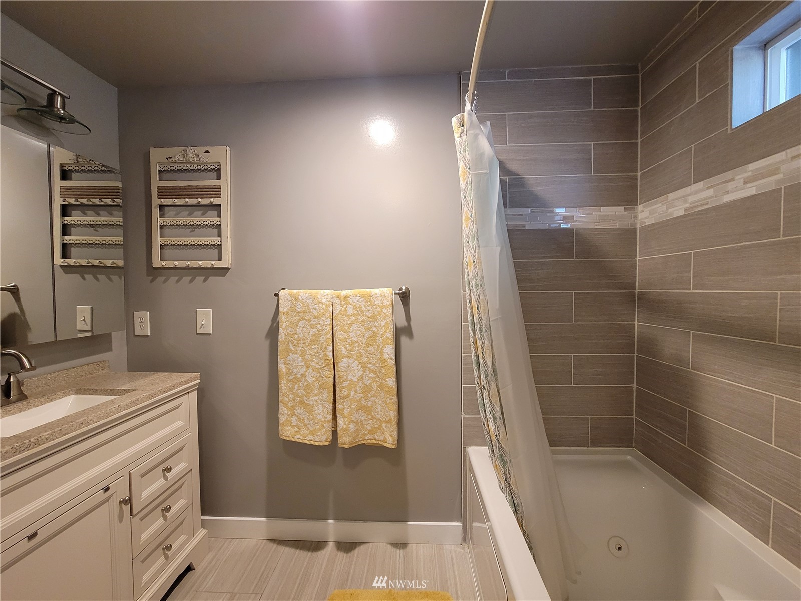 16002 Southeast 116th Street Renton, WA 98059 - Photo 9 of 24 Gallery Image 9