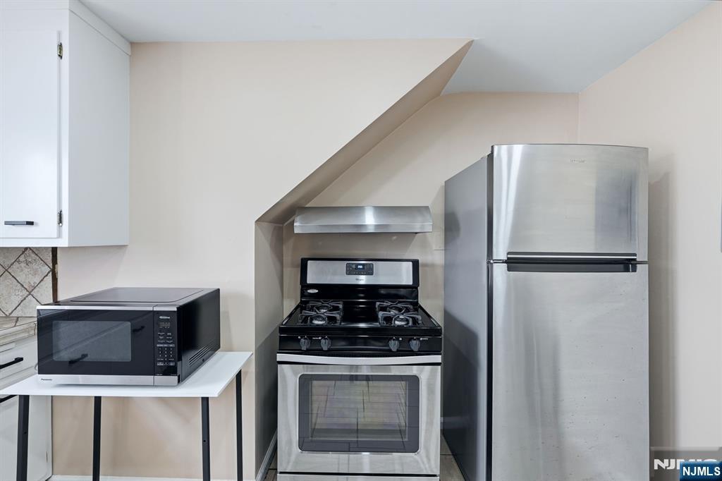 144 Kent Street, Unit 2 Hackensack, NJ 07601 - Photo 5 of 13 Gallery Image 5