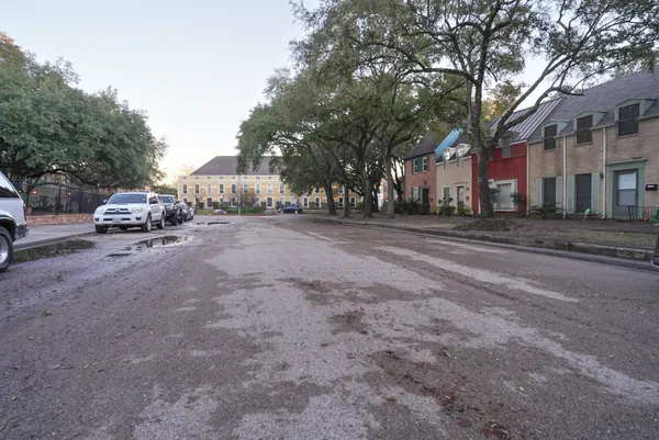 $800 | 5216 Arboles Drive, Unit 10, Houston, TX 77035