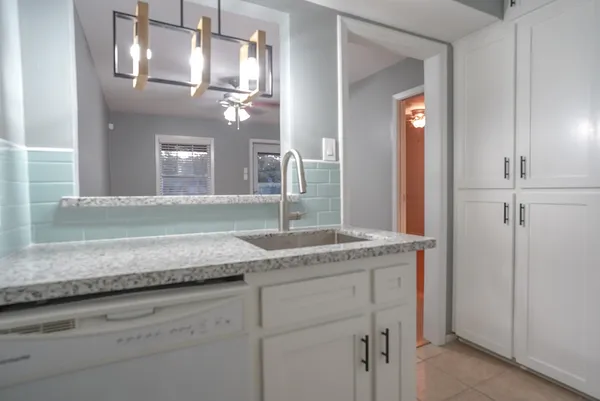 $800 | 5216 Arboles Drive, Unit 10, Houston, TX 77035