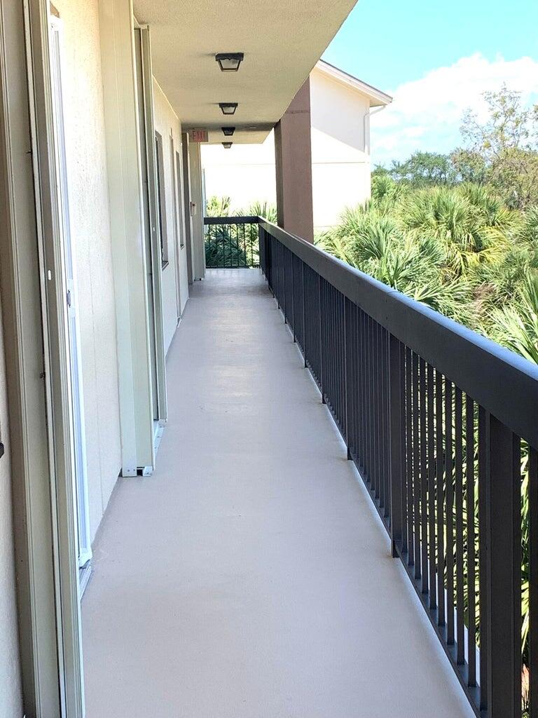1401 Tidal Pointe Boulevard, Unit 406 Jupiter, FL 33477 - Photo 26 of 27 Catwalk